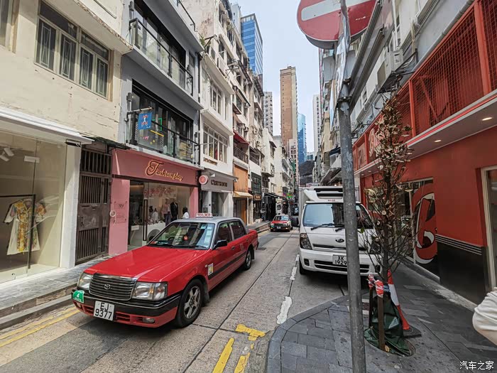 香港街头随手拍车拍到了改装吉姆尼和其他改装车