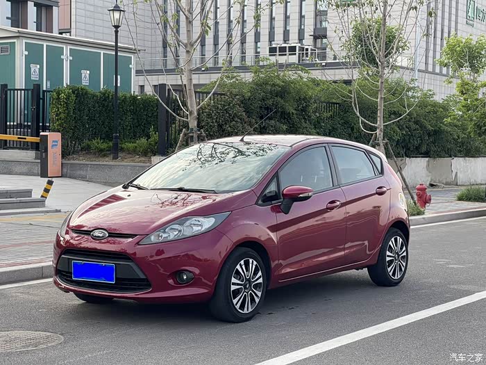 12年一手福特嘉年华1.5自动仅仅行驶7万公里