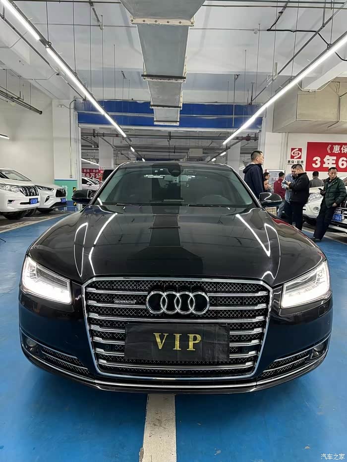 12年奥迪a8l 3.0t四驱 双电动座椅 前后加热记忆 全