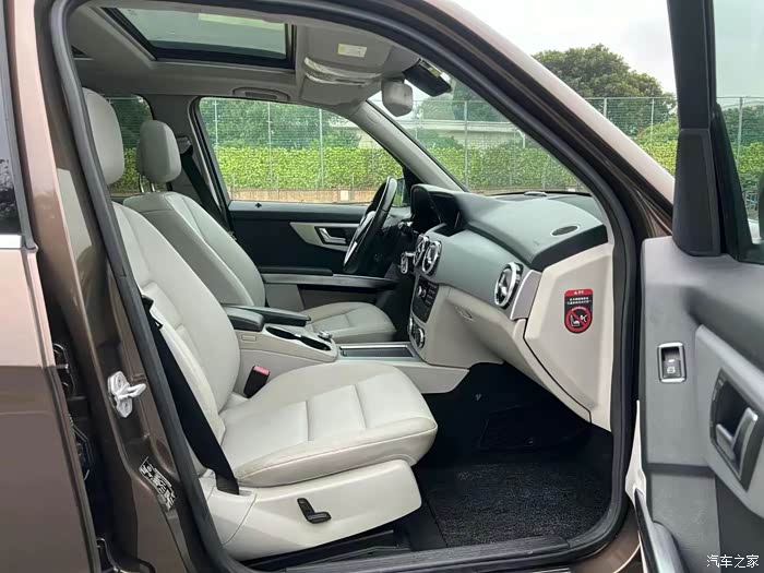 14年6月梅赛德斯·奔驰glk300,3.0l四驱动感型,双