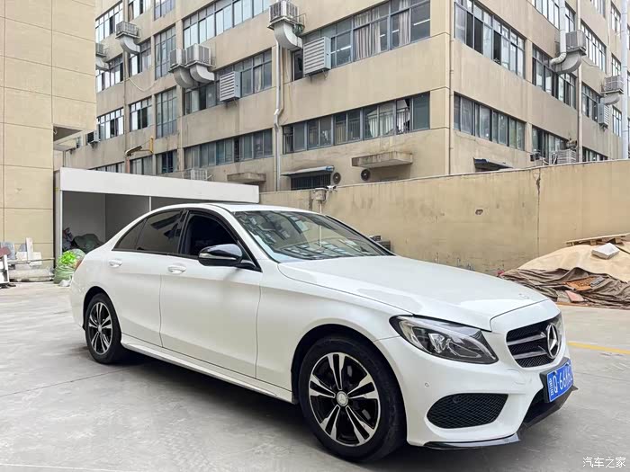 16年奔驰c200 到店16年奔驰c200,排量2.0t