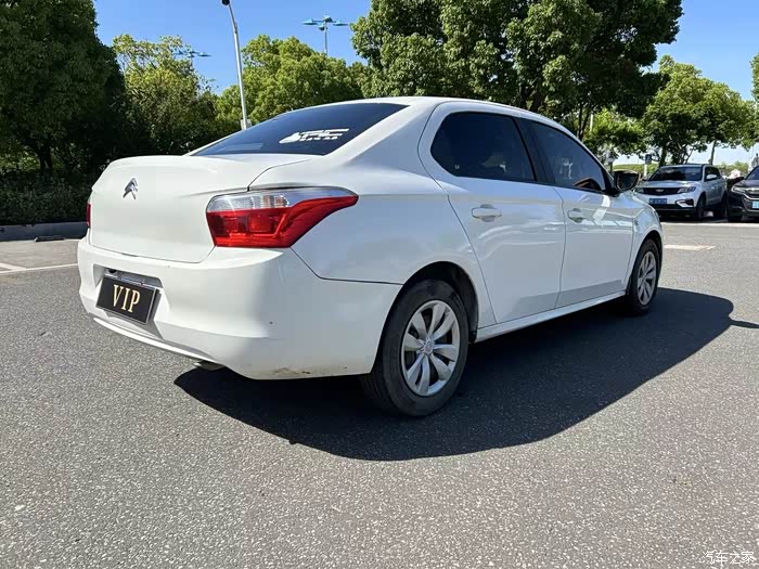 16年雪铁龙爱丽舍 1.5手动,一手车大屏导航, 倒车影像