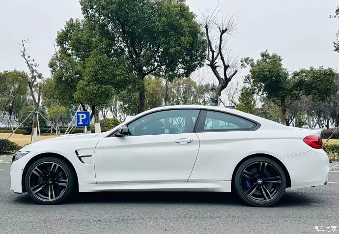 宝马m4售价285万元上牌日期2017年11月车