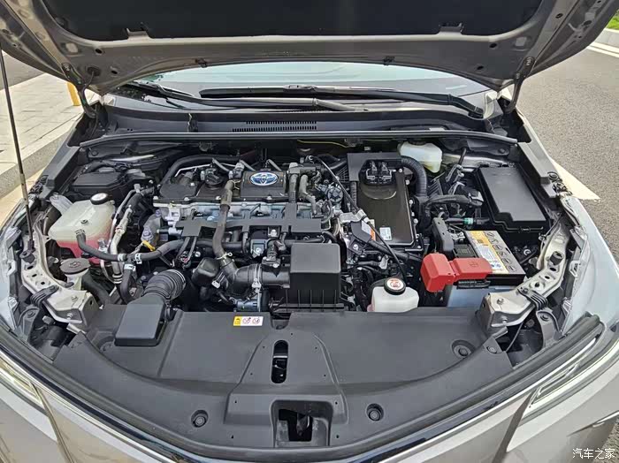 出丰田卡罗拉双擎1.8l  卡罗拉混动