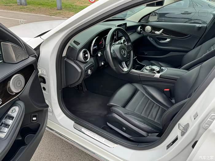 到店17年奔驰c180l改款时尚九速行驶10万公里精品车况