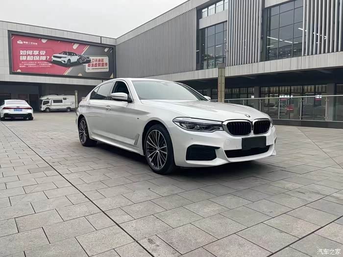 20年宝马530li尊享m运动白红哈曼卡顿实表5万公里