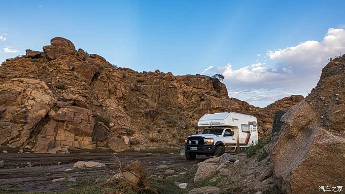 逃离城市喧嚣,驾驶旅美灵域5500s四驱越野房车去户外越野吧