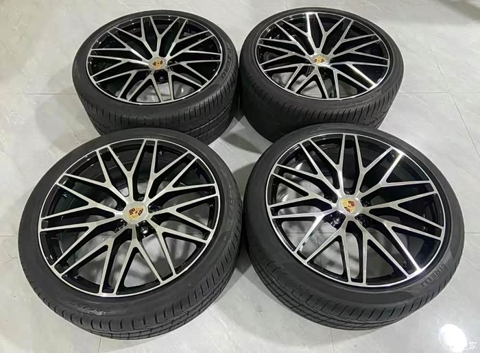 22寸保时捷卡宴轮毂轮胎喜欢的看过来