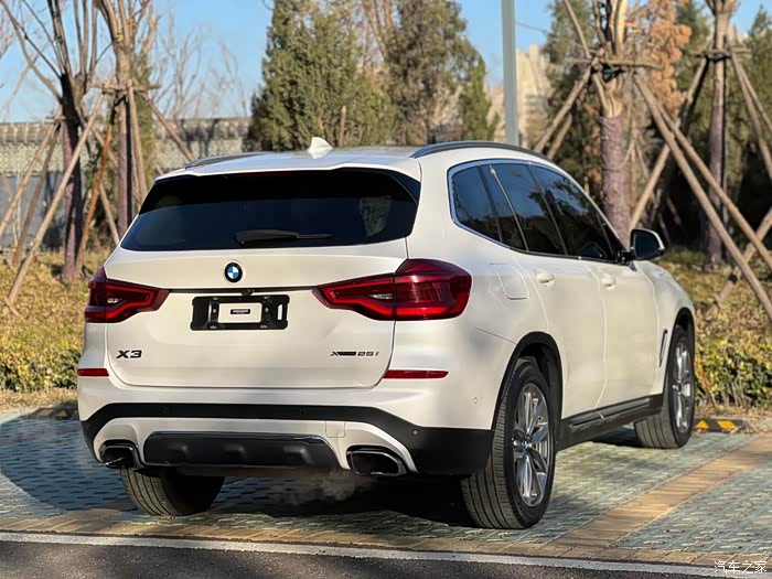 19年宝马x320t豪华套装全车原版两处补漆白外棕