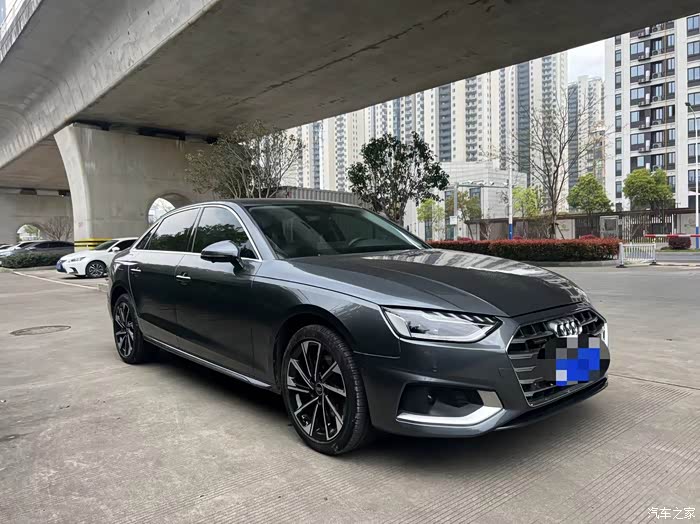 新到2023年上牌奥迪a4l豪华雅致型新车3438万高配