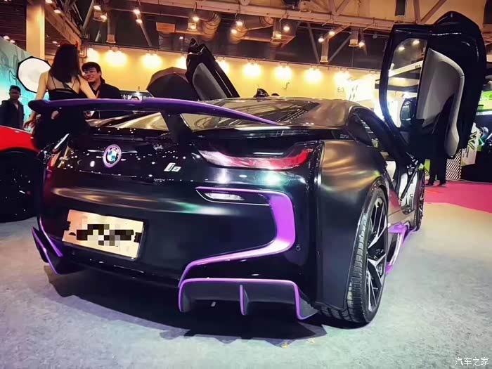 宝马i8宽体款式碳纤小包款式效果图片