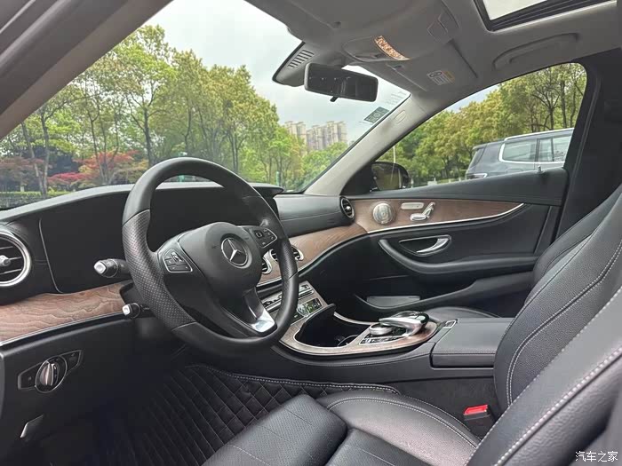 最新拿下18年18款奔驰e200l私家一手整车原版带90