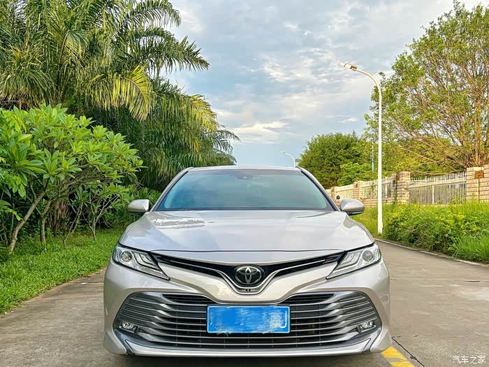 20年丰田凯美瑞
