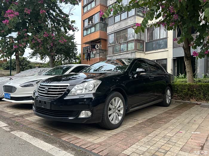 出10年13代真皮导航版皇冠5万5千公里18年28周换的