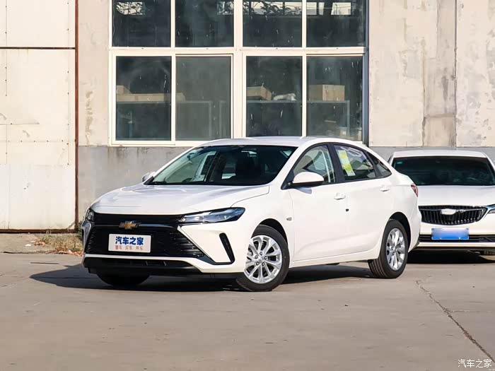 雪佛兰科鲁泽将近47米的车长百公里不到6个油整车质保