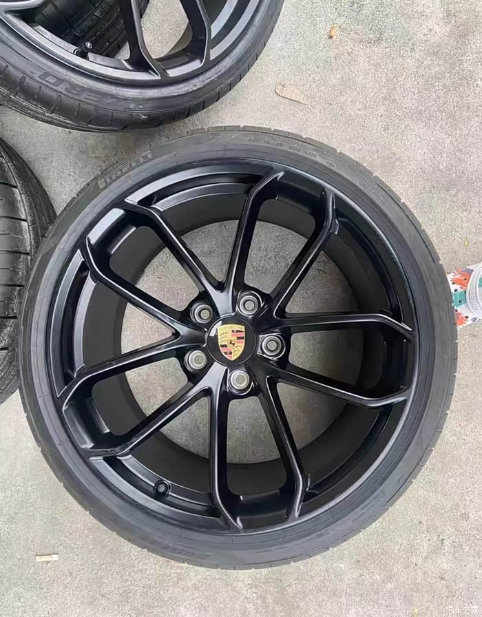 点击:>1|回复:>0保时捷718论坛>新款718花瓣20寸汽车大轮毂,极品成色