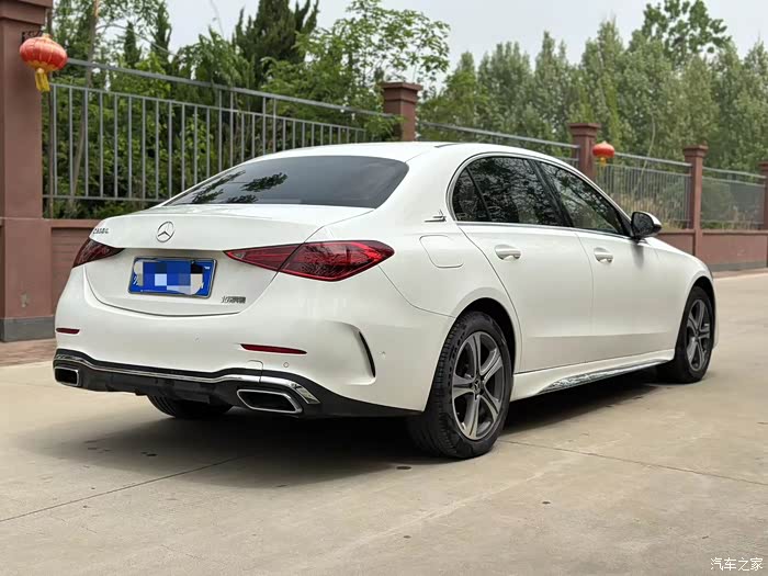 22款奔驰c200l22年差一天上牌仅行驶了1万多公里