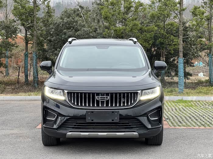 库存很久了的吉利汽车豪越2022款18td自动尊贵