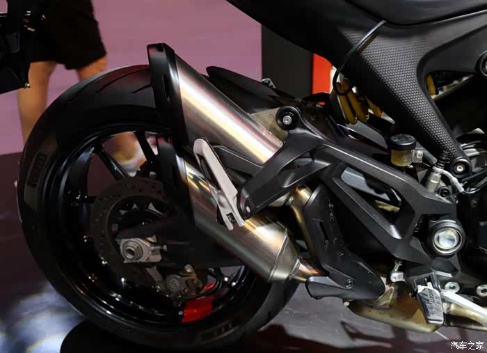 降4万杜卡迪怪兽950仅售79万联名和平精英戏称吃鸡车