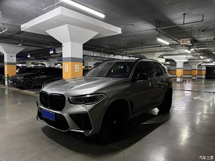 特价出宝马x5m50周年纪念版多宁顿灰黑内二手车