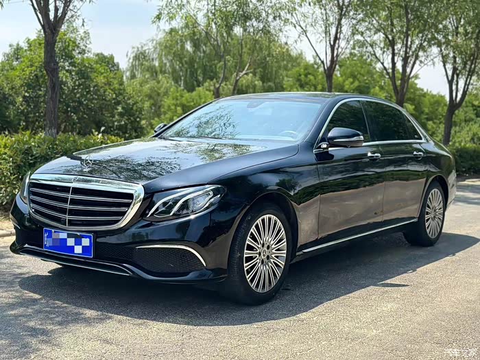 19年20款奔驰e300l满配豪华 原厂黑立棕 车况前嘴瑕疵