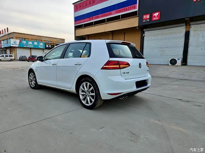 出售16款旗舰 高尔夫.1.4t.裸车18.3那一款. 全车
