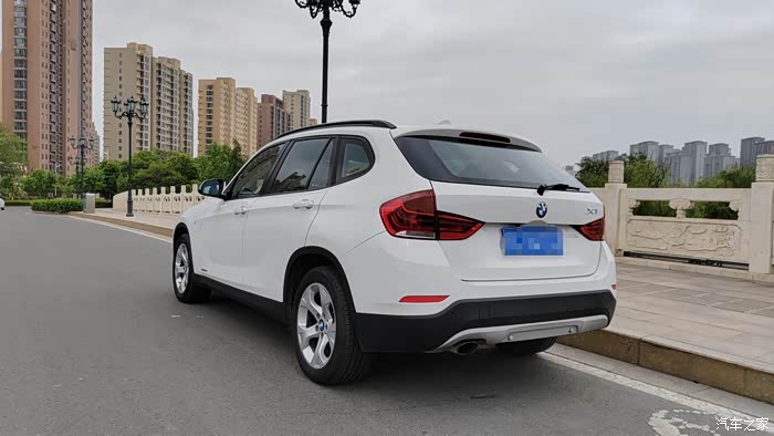 2012进口宝马x1雪山白,全车原版原漆,极品,明盘4.3万