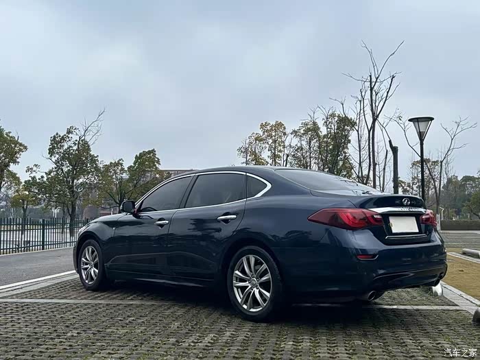 新到日系高端品牌17年英菲尼迪q70lv625车