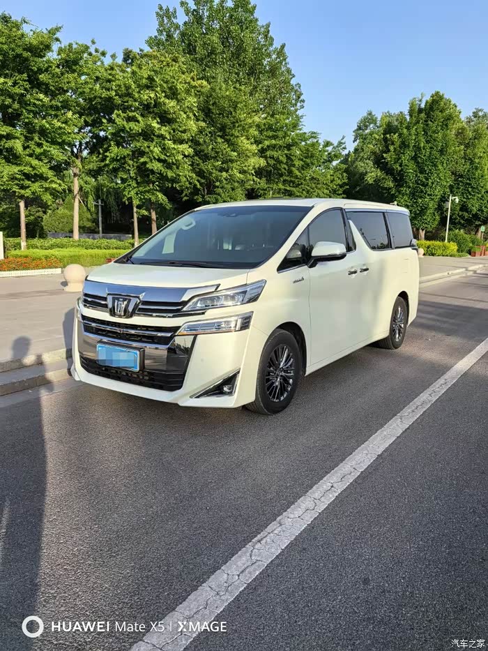 最新到家21年21款皇冠威尔法,全车原版原漆带车衣,实表9万