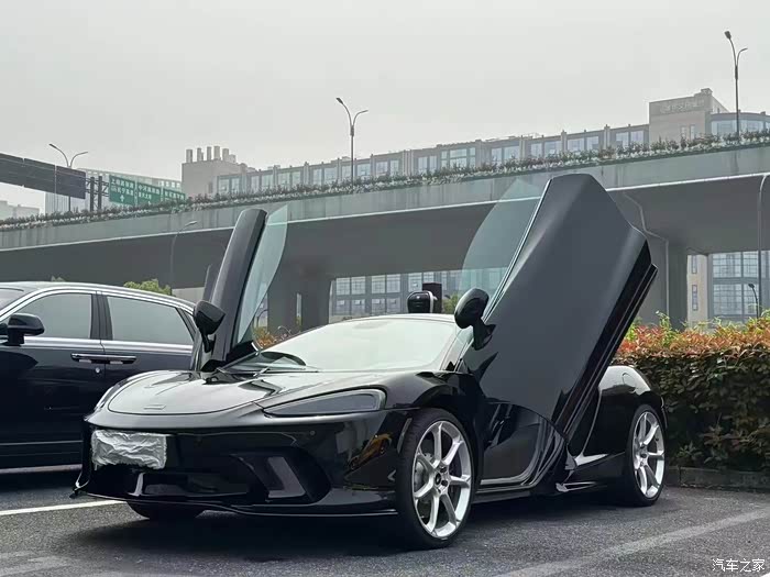 21年迈凯伦gt原版原漆全黑