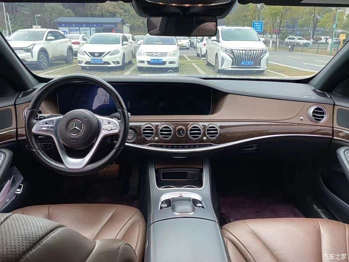 到店19年奔驰s320l,车况精品,查博士s级,全款仅需4x