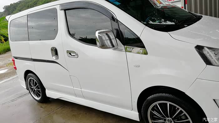 很喜欢奥德赛年收入才30几万不敢买目前开着nv200