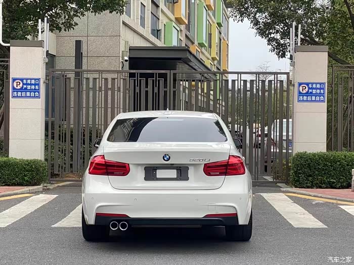 17年宝马320