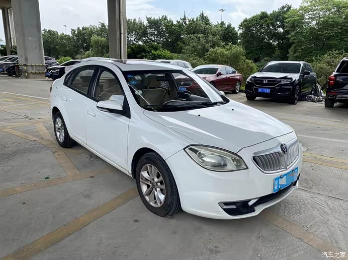 13年12月25中华,1.5自波天窗,一手车靓,无事故无水泡