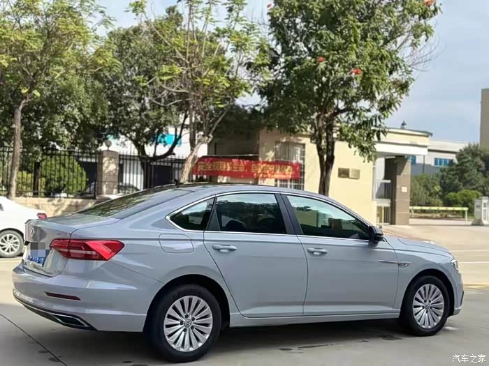 2019年3月改款大众朗逸14t自动天窗改纳帕真皮座椅