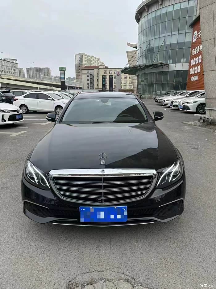 18年底19款奔驰e300l豪华精品车一台全款279