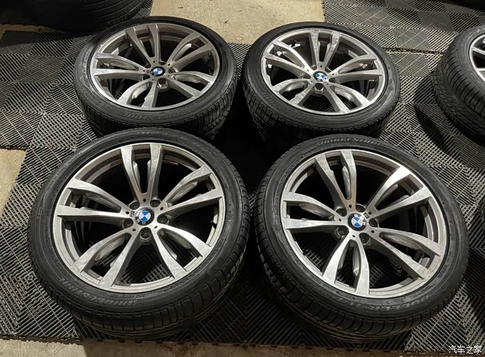 20寸宝马x5x6轮毂轮胎精品套件感兴趣的可以来