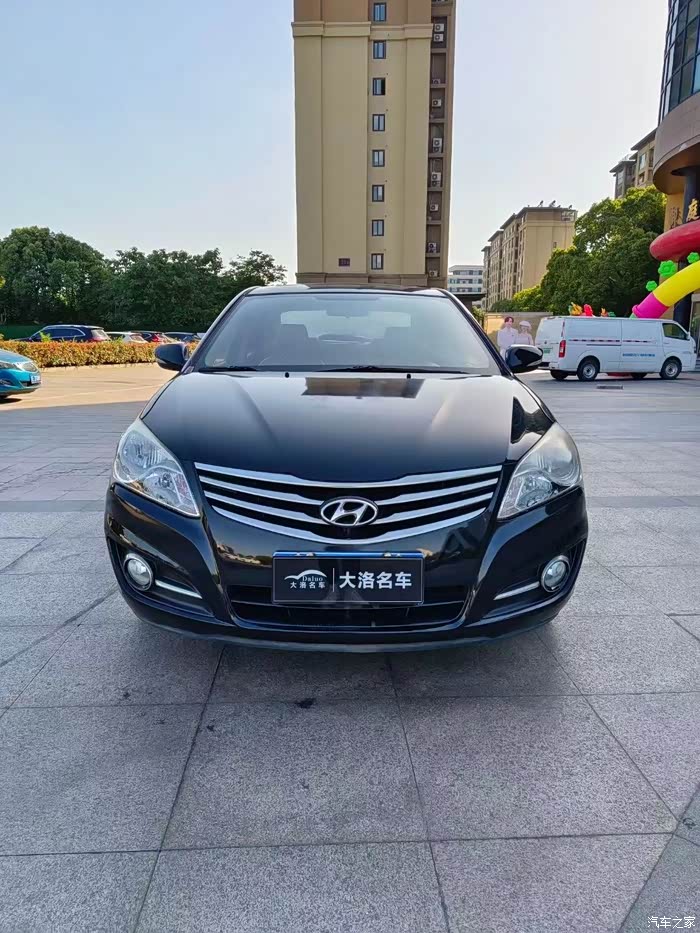 新到2012年现代悦动,自动挡带天窗,排量1.6 真皮座椅