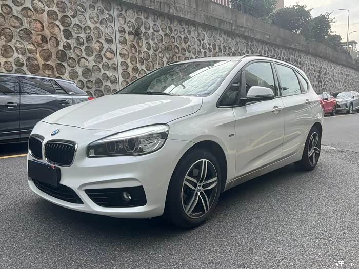 2018年5月上牌宝马218i旅行车 深圳牌过一手 全车原版