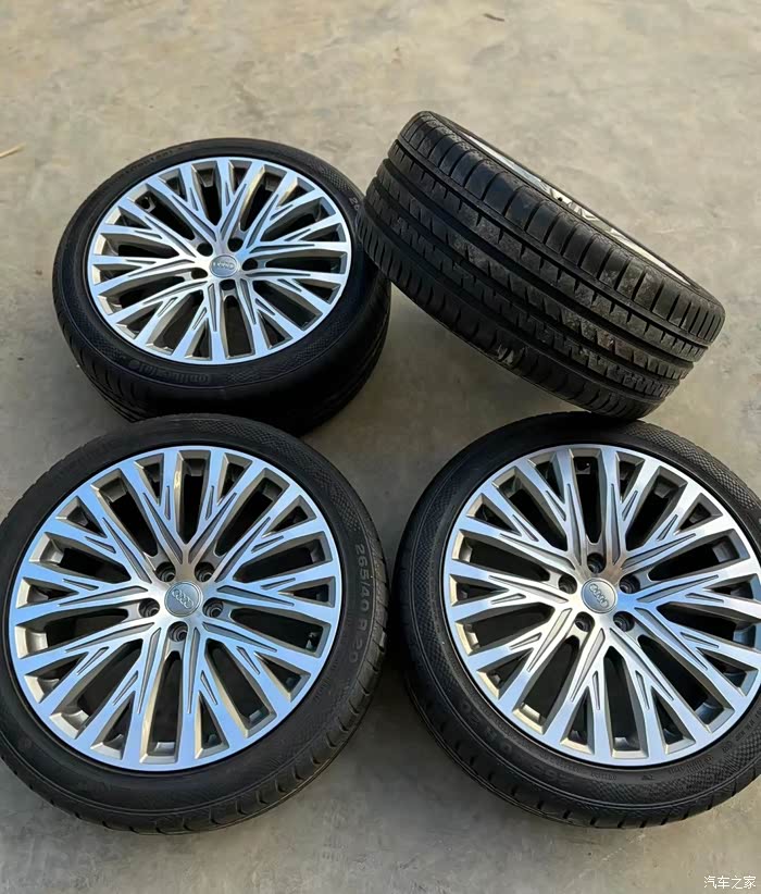 奥迪a8原厂轮毂轮胎精品套件有兴趣的来