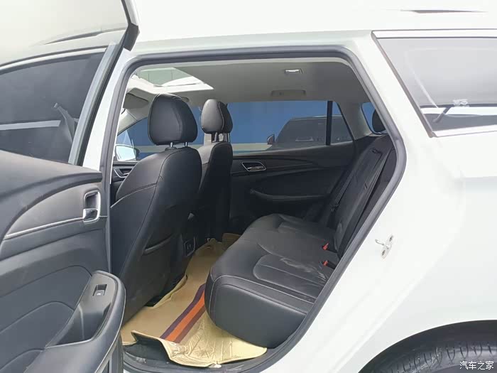 闲置处理荣威ei52019款荣威ei5豪华版2020