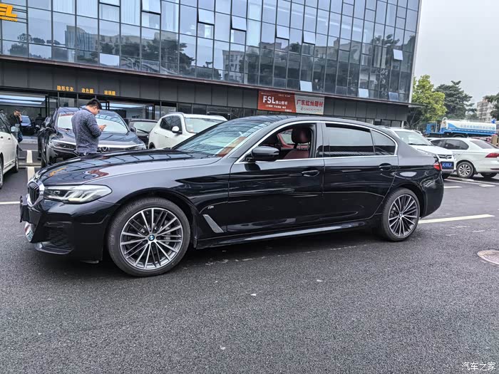 急出21年宝马530li尊享m运动