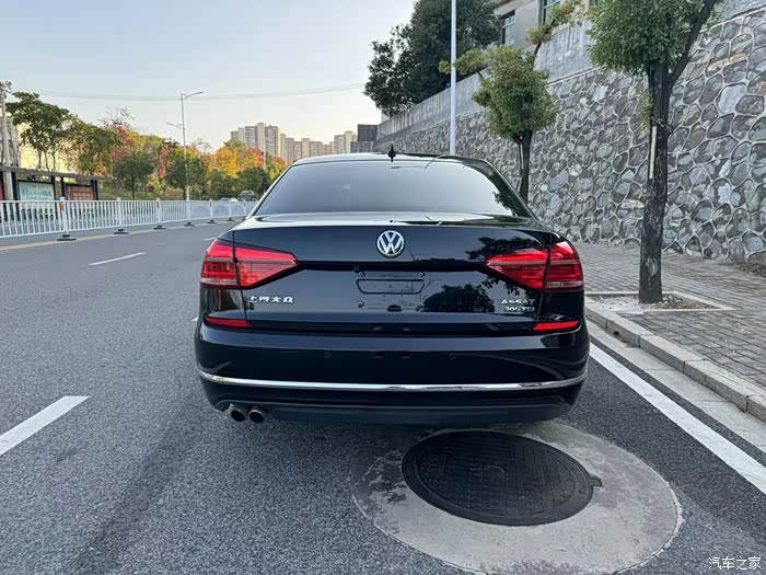 出17年帕萨特300原版一手7万公里
