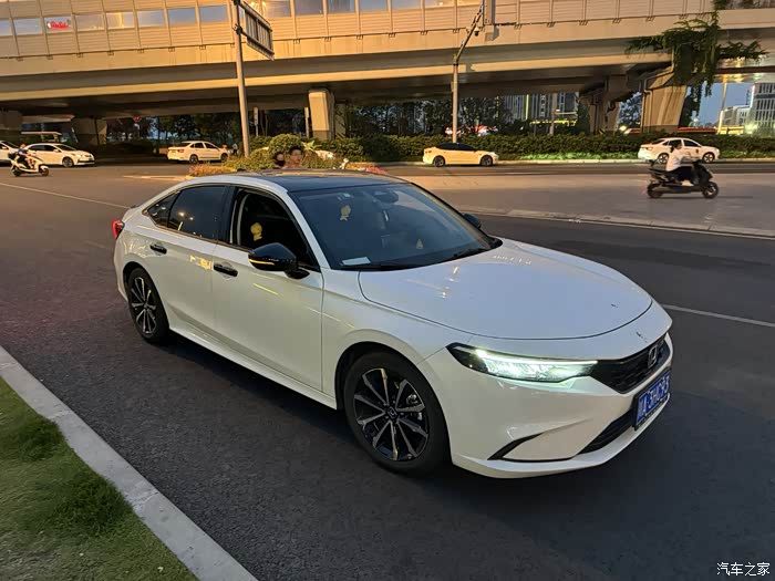 卖车卖车 个人一手车 2022款本田型格幻夜科技版 4.3万