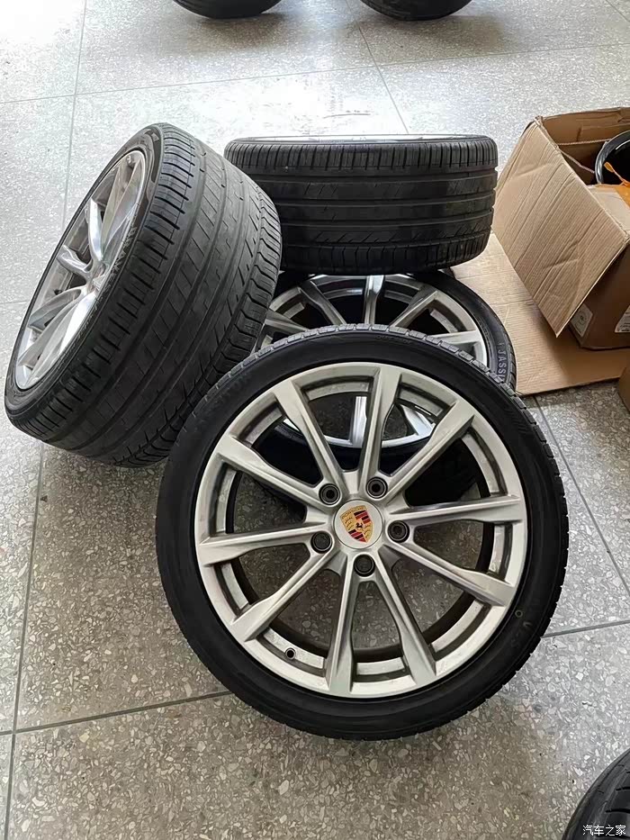 19寸保时捷718轮毂轮胎一套轮毂没有磕碰原车主用的嘉士