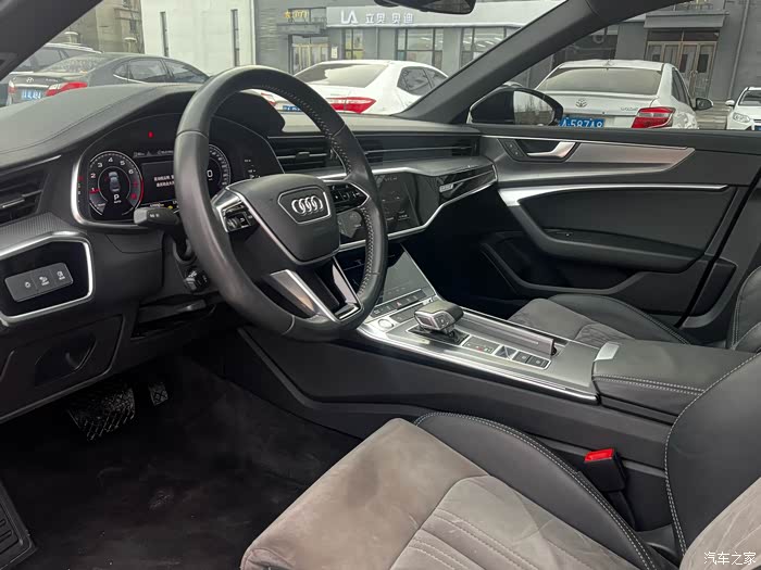 奥迪a6l2020款45tfsiquattro臻选