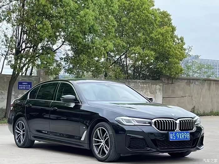 98万,首付2万 最新到家22年上牌宝马525li