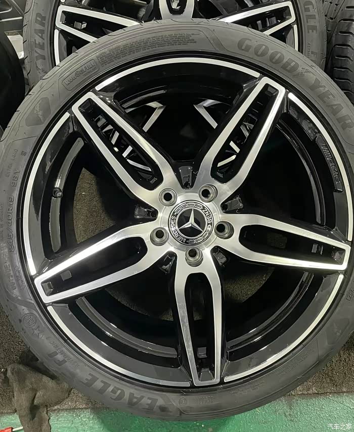 19寸奔驰cls轮毂轮胎精品套件感兴趣的可以来