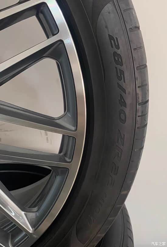 奔驰gls6322寸原厂轮毂轮胎一套喜欢的来