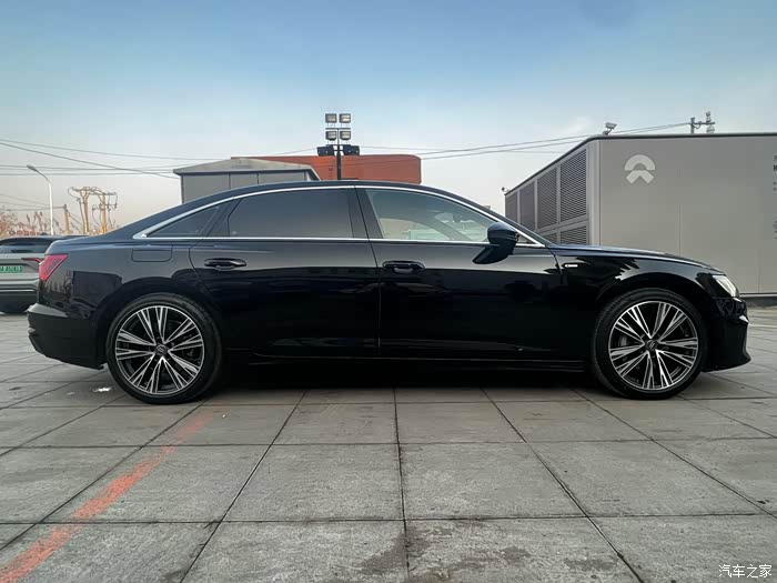 奥迪a6l2019款45tfsiquattro臻选动